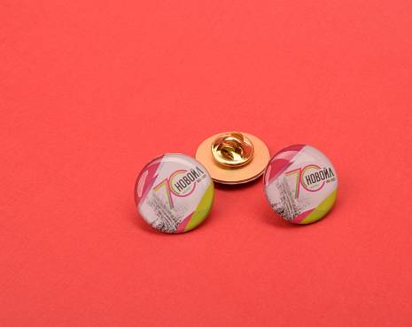 Пример работ «Значки со смолой» №18