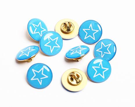 Пример работ «Значки со смолой» №30