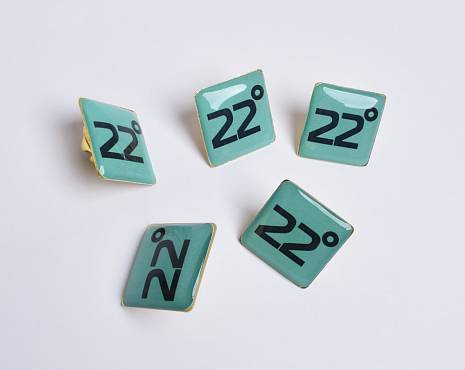 Пример работ «Значки со смолой» №33