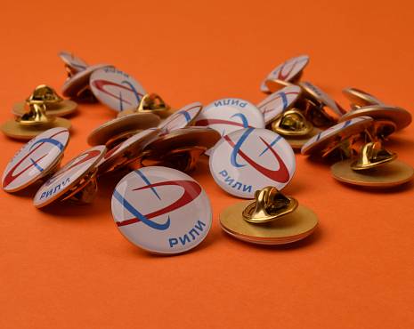 Пример работ «Значки со смолой» №14