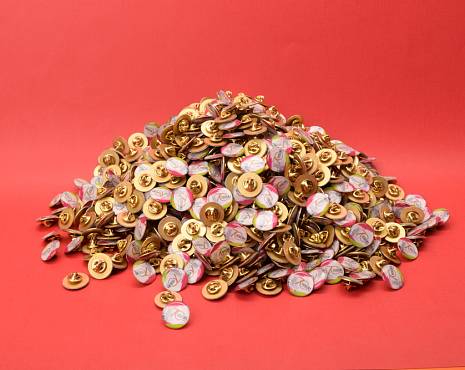 Пример работ «Значки со смолой» №20