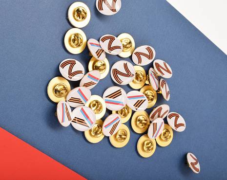 Пример работ «Значки со смолой» №43