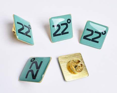 Пример работ «Значки со смолой» №32